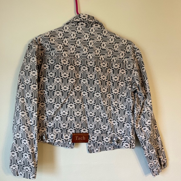 Cropped jean jacket with floral pattern - Picture 4 of 4